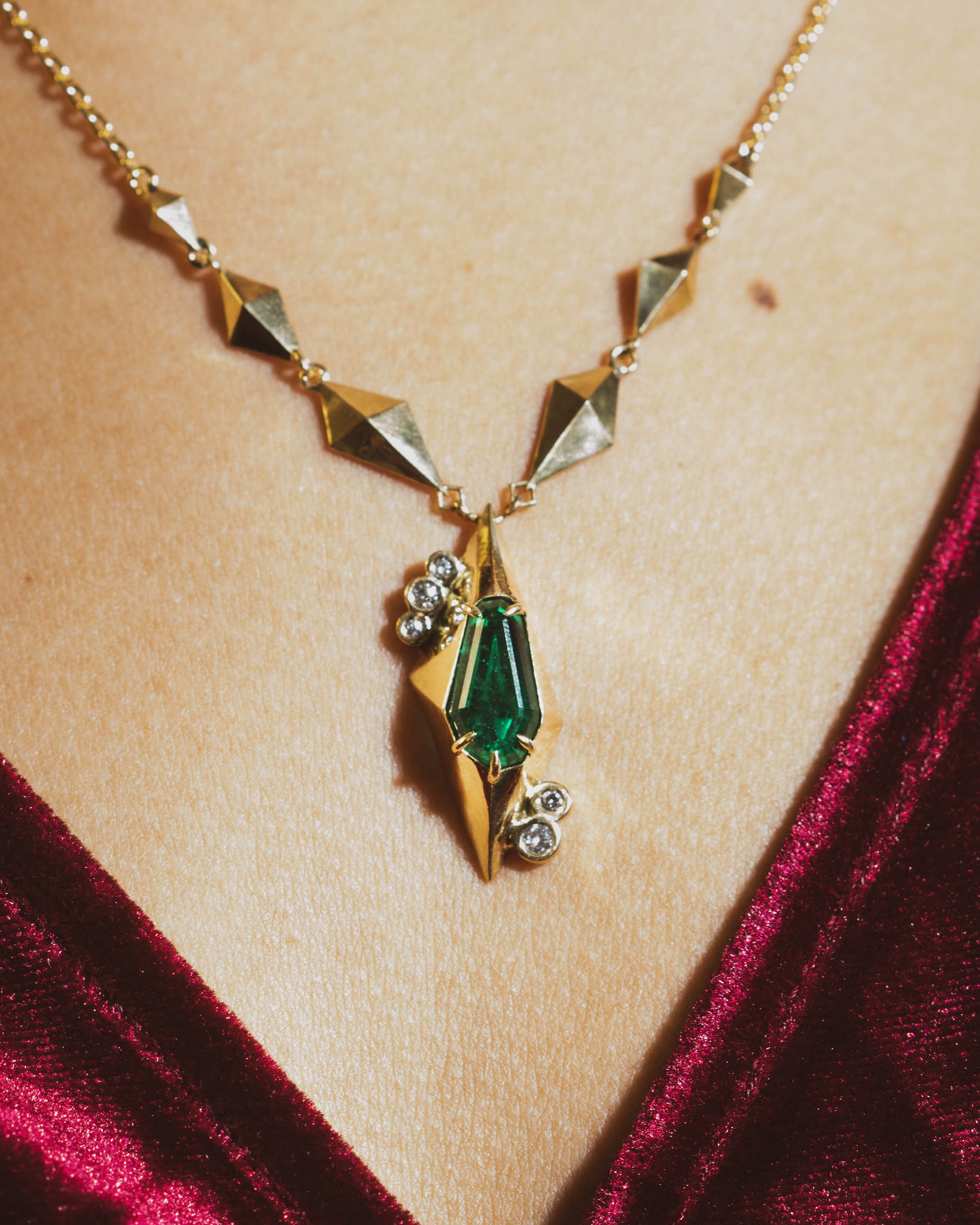 Emerald Kite Necklace in 18K Gold