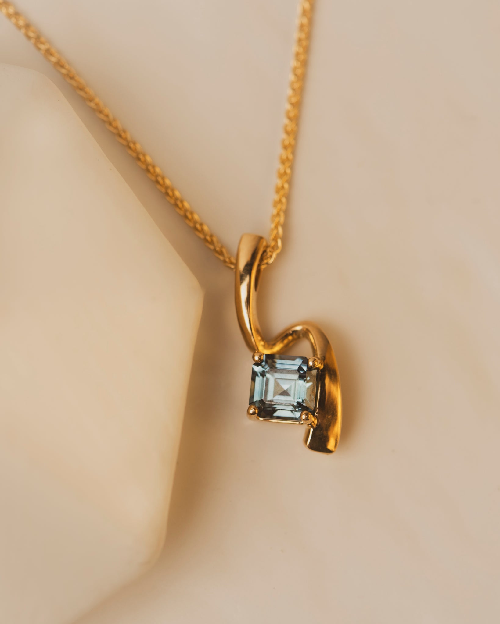 Montana Sapphire Motion Necklace
